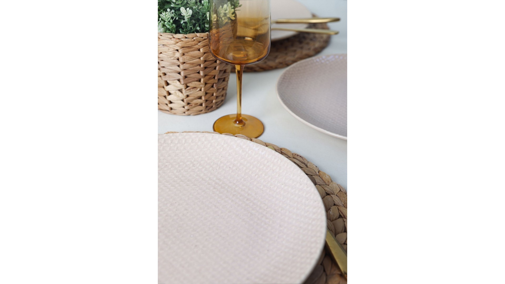 Kumlu Krem Rölyefli Servis Tabağı 27 Cm 6 Adet Q32