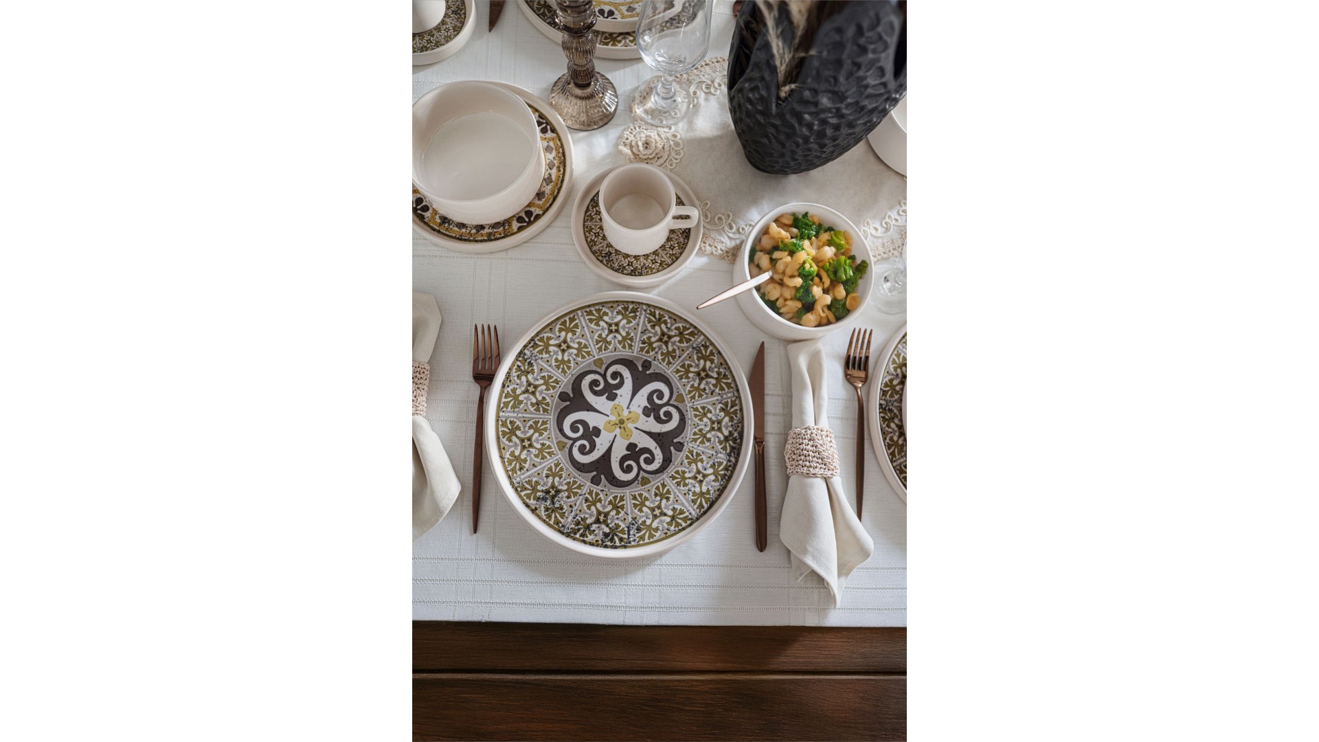 Timeless Brown Stackable Yemek / Kahvaltı Takımı 20 Parça 4 Kişilik 21972-73