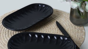 Mat Siyah Badem Kayık Tabak 22 Cm 2 Adet 956