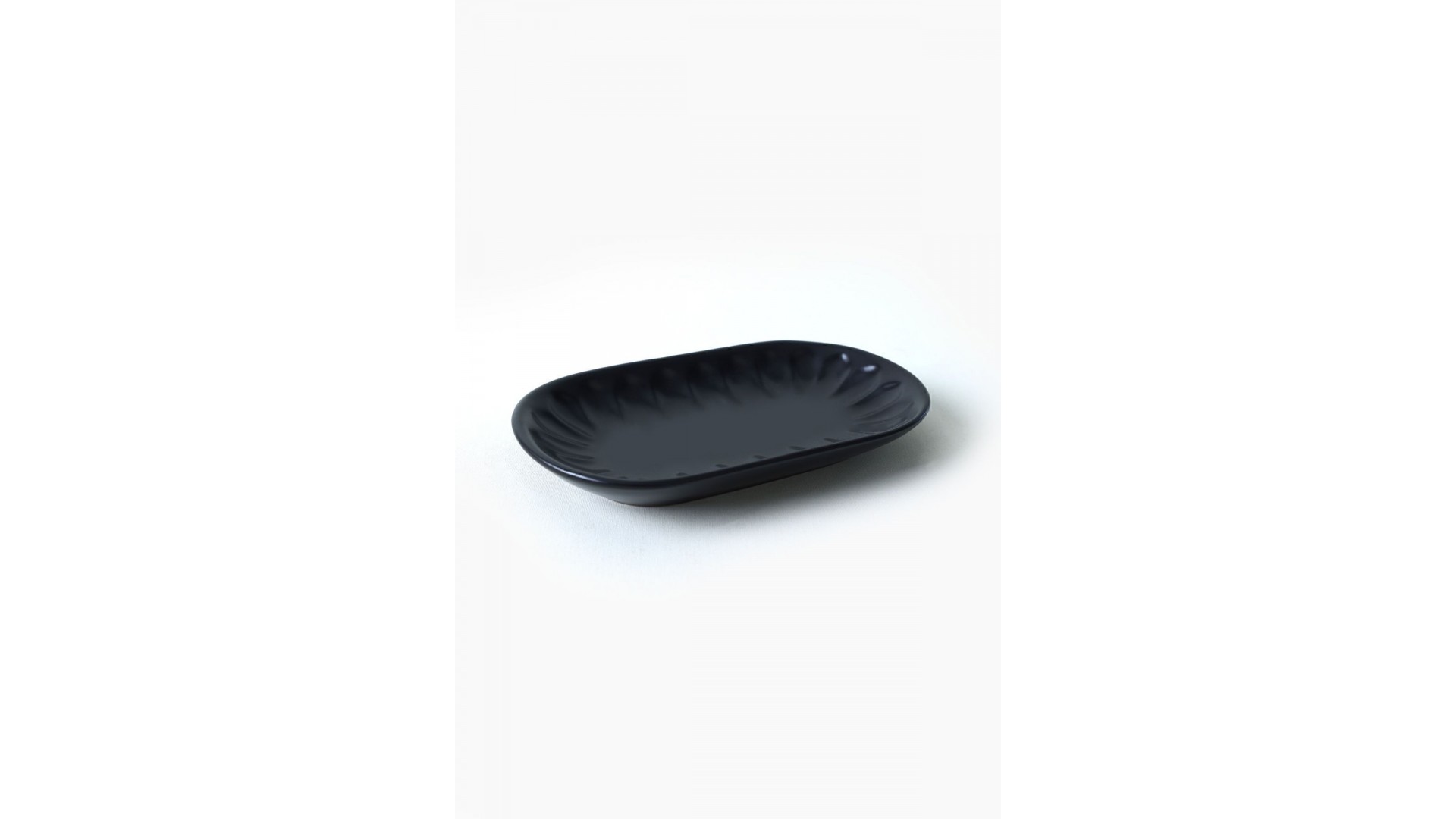Mat Siyah Badem Kayık Tabak 22 Cm 2 Adet 956